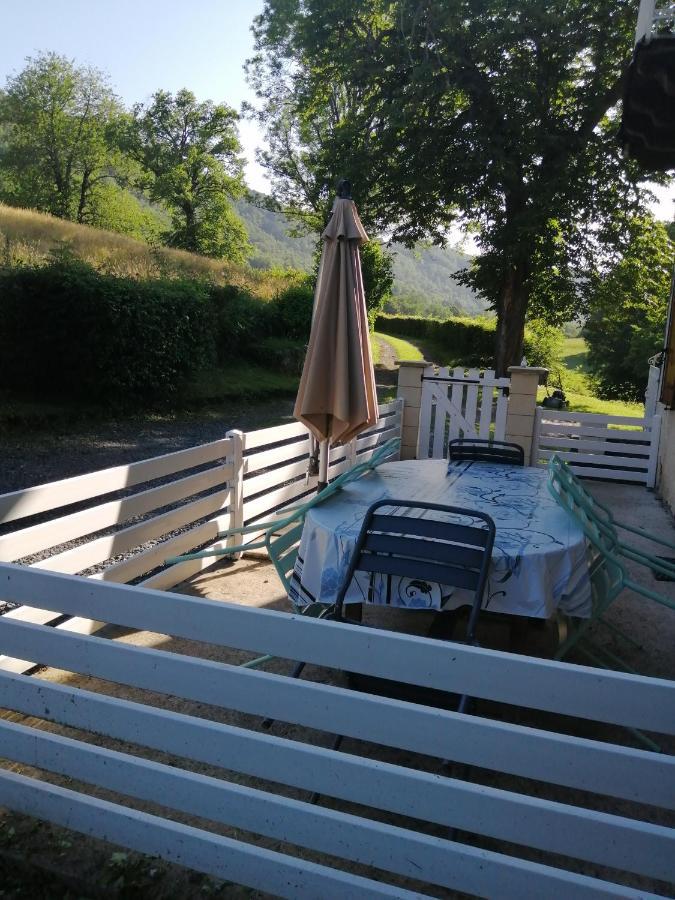 Maison A La Campagne Au Coeur Du Cantal Dept 15 Marmanhac Εξωτερικό φωτογραφία