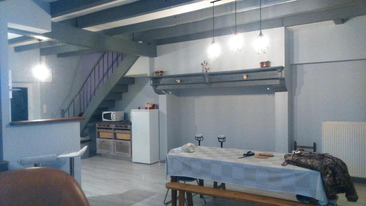 Maison A La Campagne Au Coeur Du Cantal Dept 15 Marmanhac Εξωτερικό φωτογραφία